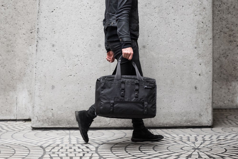 Säänkestävä olkalaukut