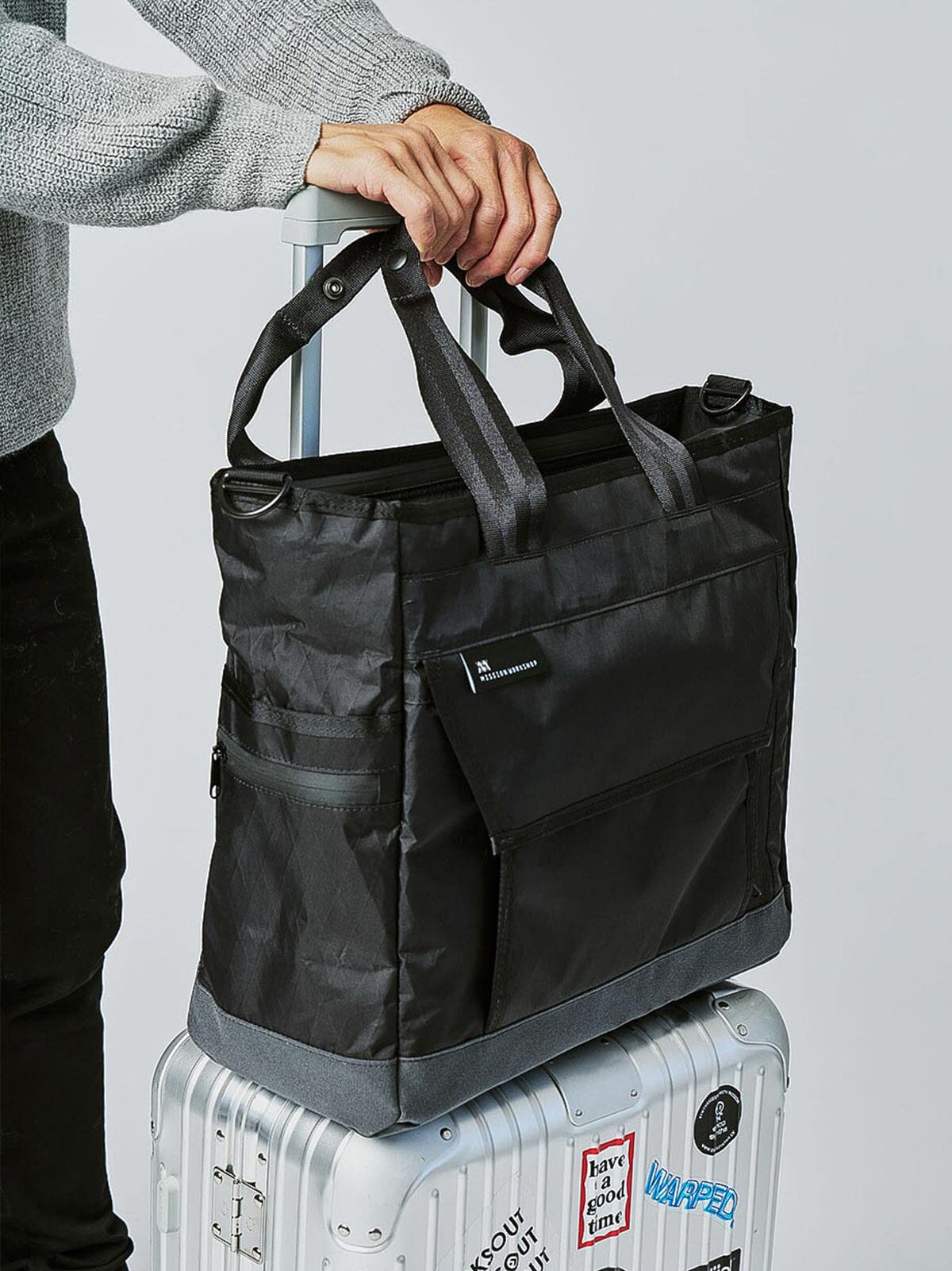 Drift by Mission Workshop - Säänkestävät laukut ja tekniset vaatteet - San Francisco & Los Angeles - Rakennettu kestämään - ikuinen takuu