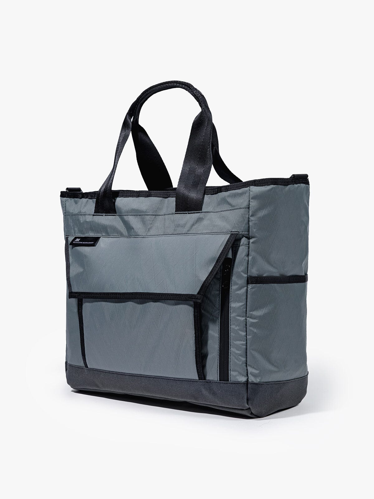 Drift by Mission Workshop - Säänkestävät laukut ja tekniset vaatteet - San Francisco & Los Angeles - Rakennettu kestämään - ikuinen takuu