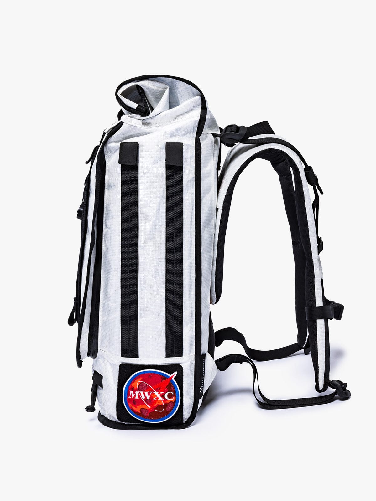 Mission Workshop X Carryology by Mission Workshop - Säänkestävät laukut ja tekniset vaatteet - San Francisco & Los Angeles - Rakennettu kestämään - ikuinen takuu