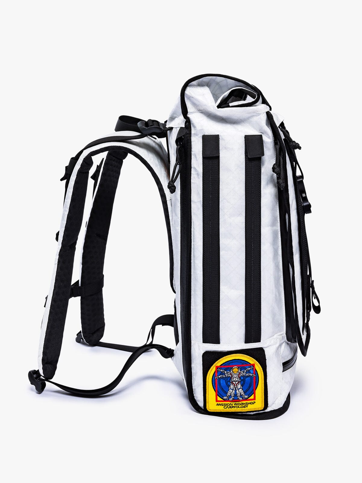 Mission Workshop X Carryology by Mission Workshop - Säänkestävät laukut ja tekniset vaatteet - San Francisco & Los Angeles - Rakennettu kestämään - ikuinen takuu