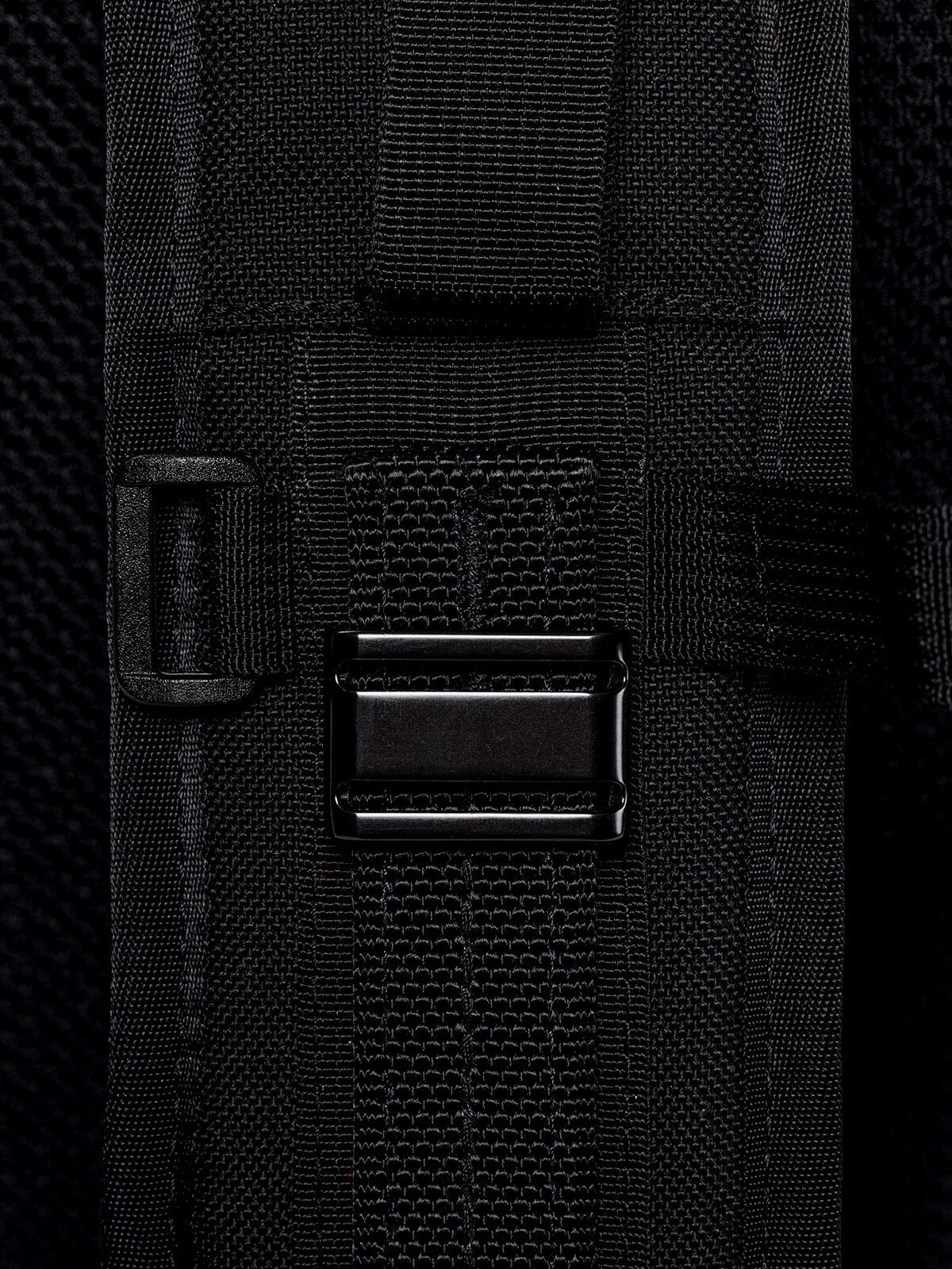 R6 Arkiv Field Pack 40L by Mission Workshop - Säänkestävät laukut ja tekniset vaatteet - San Francisco & Los Angeles - Rakennettu kestämään - ikuisesti taattu