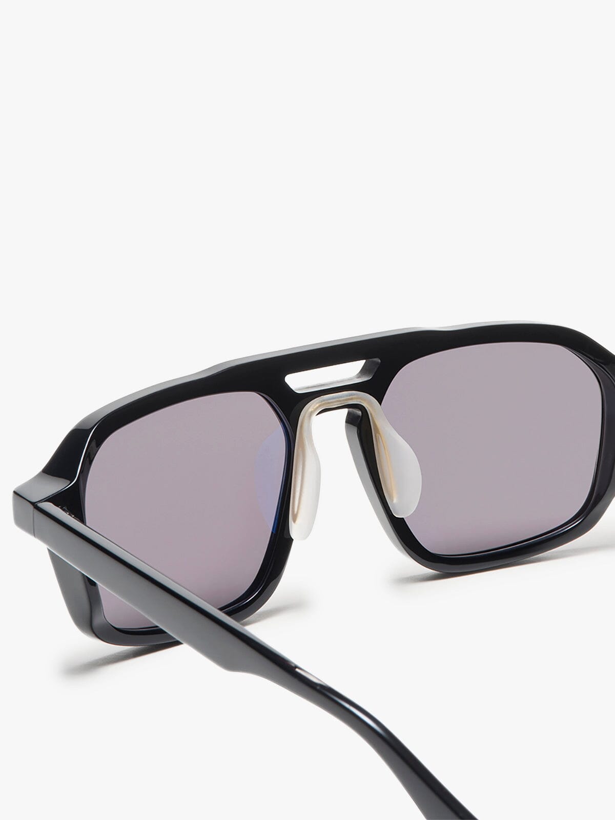 AO x MW : Navigator by Mission Workshop - Säänkestävät laukut ja tekniset vaatteet - San Francisco & Los Angeles - Kestävästi rakennettu - ikuinen takuu