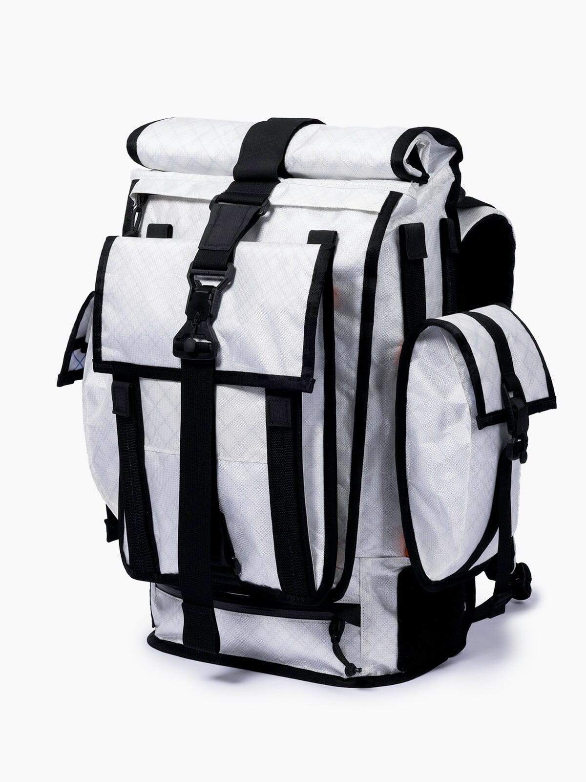 Mission Workshop X Carryology by Mission Workshop - Säänkestävät laukut ja tekniset vaatteet - San Francisco & Los Angeles - Rakennettu kestämään - ikuinen takuu