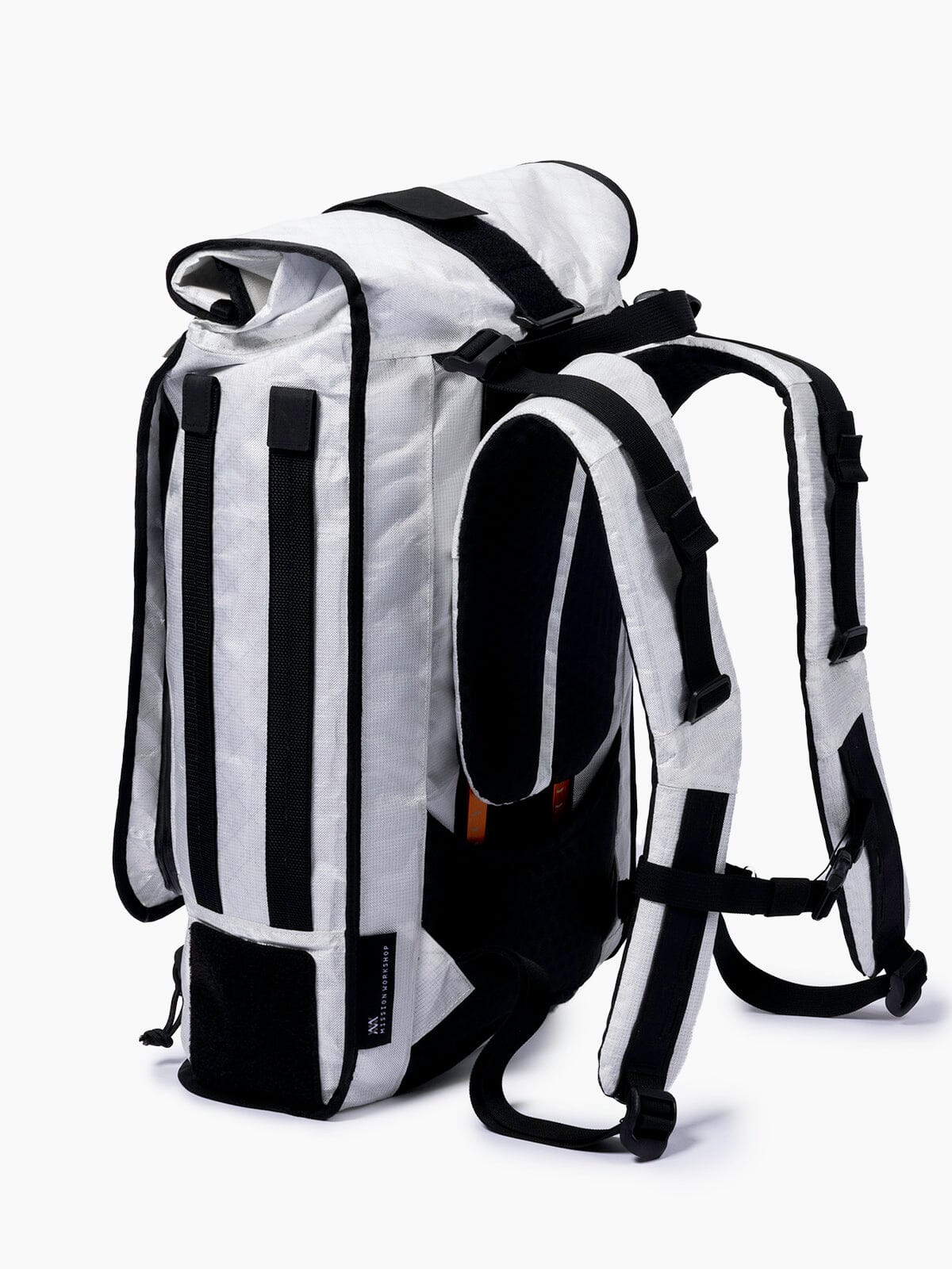 Mission Workshop X Carryology by Mission Workshop - Säänkestävät laukut ja tekniset vaatteet - San Francisco & Los Angeles - Rakennettu kestämään - ikuinen takuu