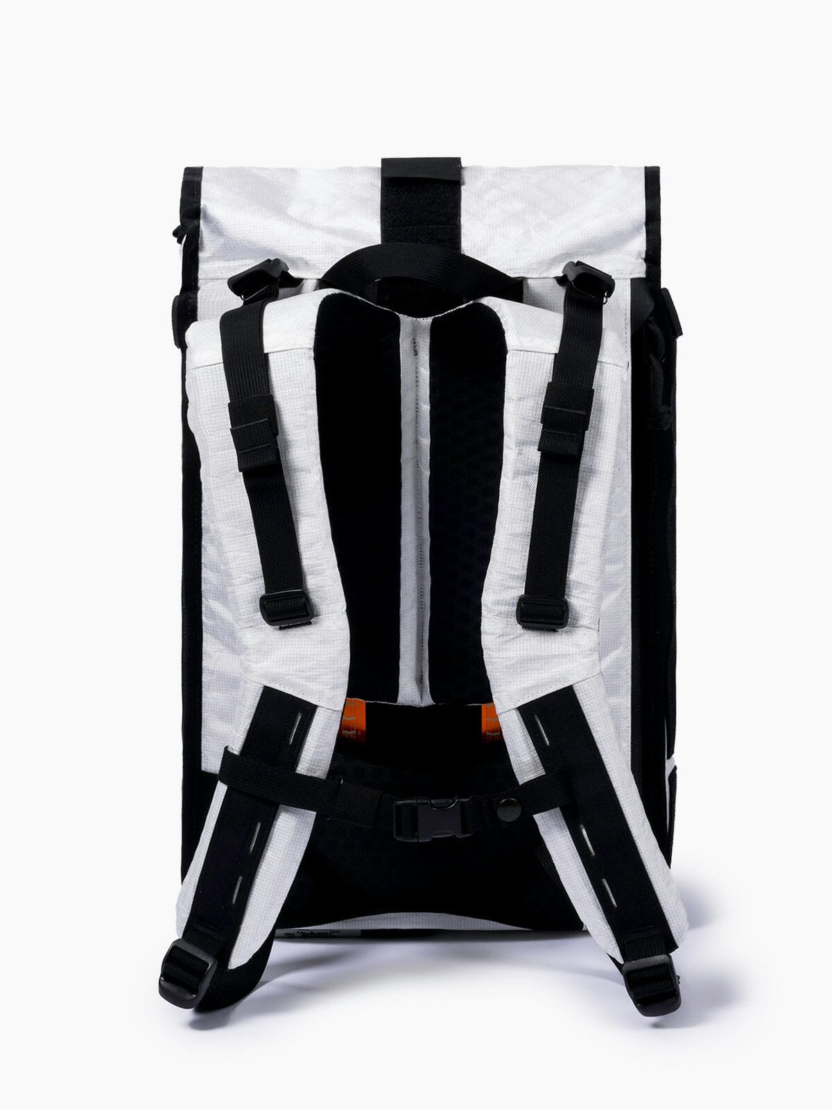 Mission Workshop X Carryology by Mission Workshop - Säänkestävät laukut ja tekniset vaatteet - San Francisco & Los Angeles - Rakennettu kestämään - ikuinen takuu