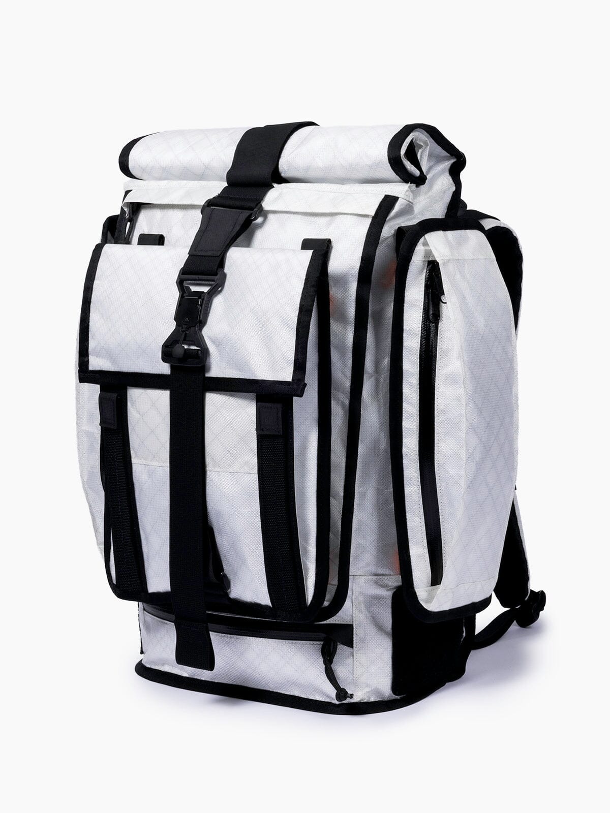 Mission Workshop X Carryology by Mission Workshop - Säänkestävät laukut ja tekniset vaatteet - San Francisco & Los Angeles - Rakennettu kestämään - ikuinen takuu