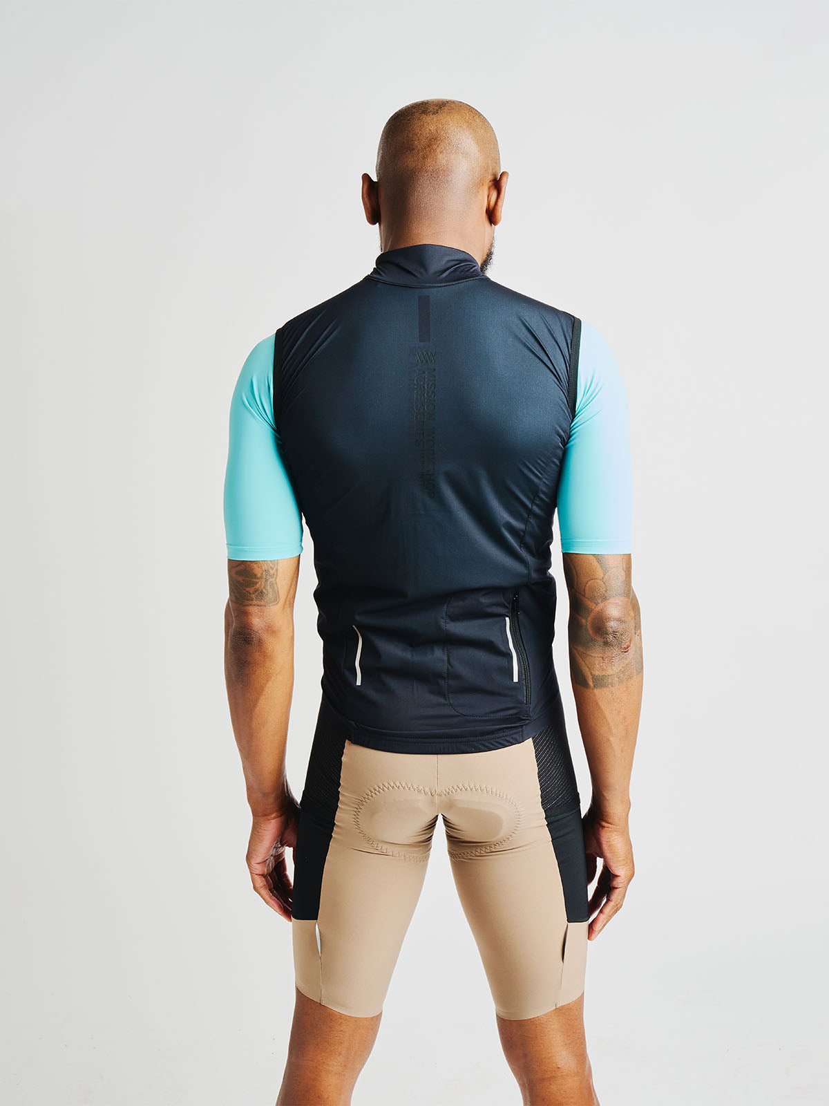 Altosphere Vest by Mission Workshop - Säänkestävät laukut ja tekniset vaatteet - San Francisco & Los Angeles - Rakennettu kestämään - ikuinen takuu