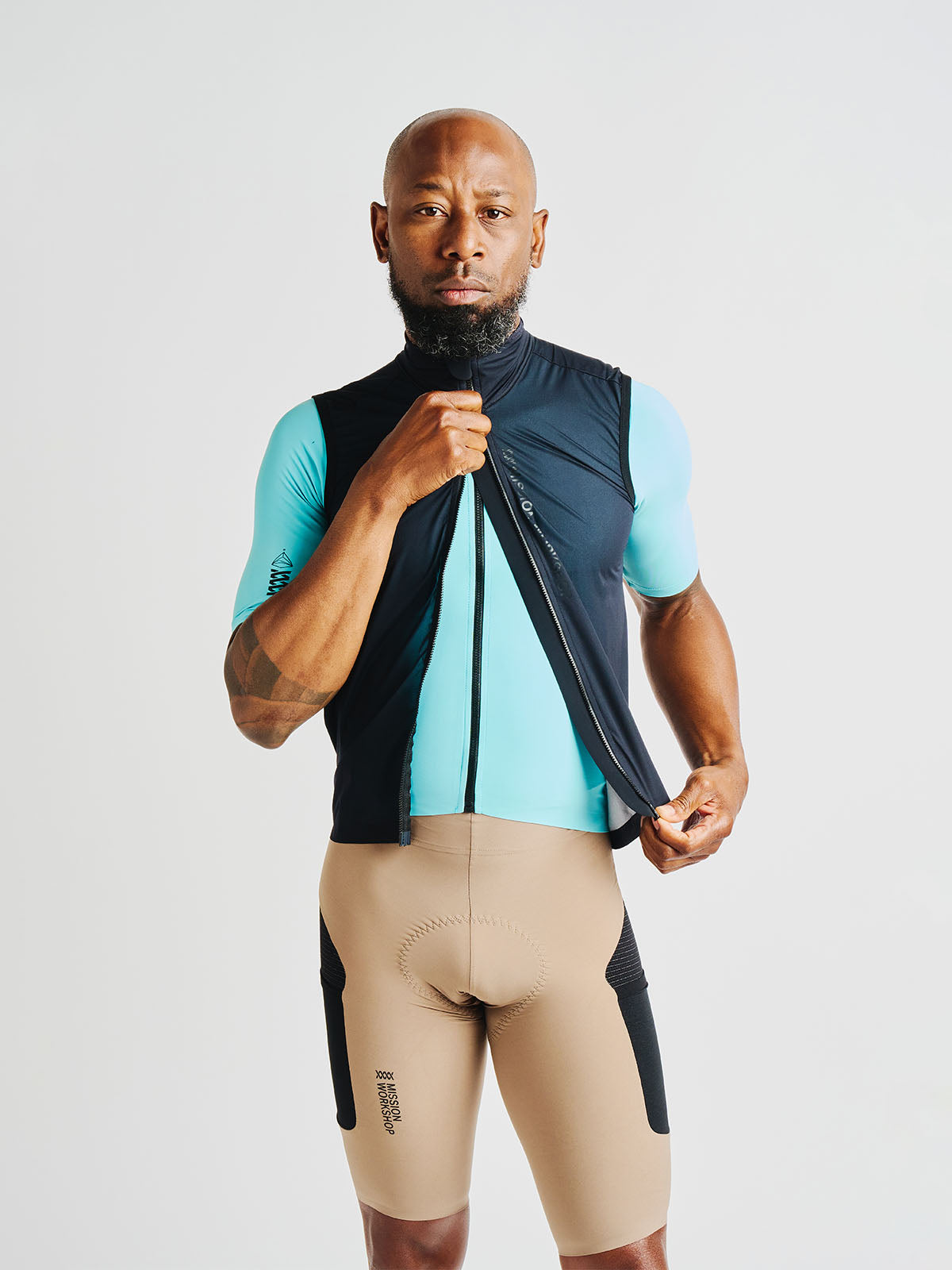 Altosphere Vest by Mission Workshop - Säänkestävät laukut ja tekniset vaatteet - San Francisco & Los Angeles - Rakennettu kestämään - ikuinen takuu