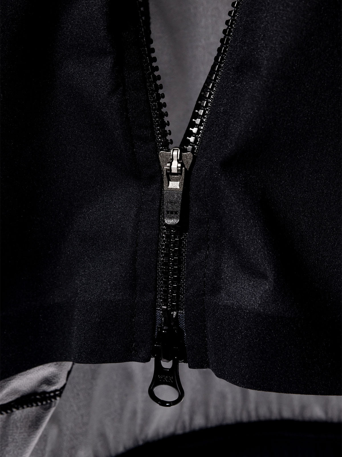 Altosphere Vest by Mission Workshop - Säänkestävät laukut ja tekniset vaatteet - San Francisco & Los Angeles - Rakennettu kestämään - ikuinen takuu