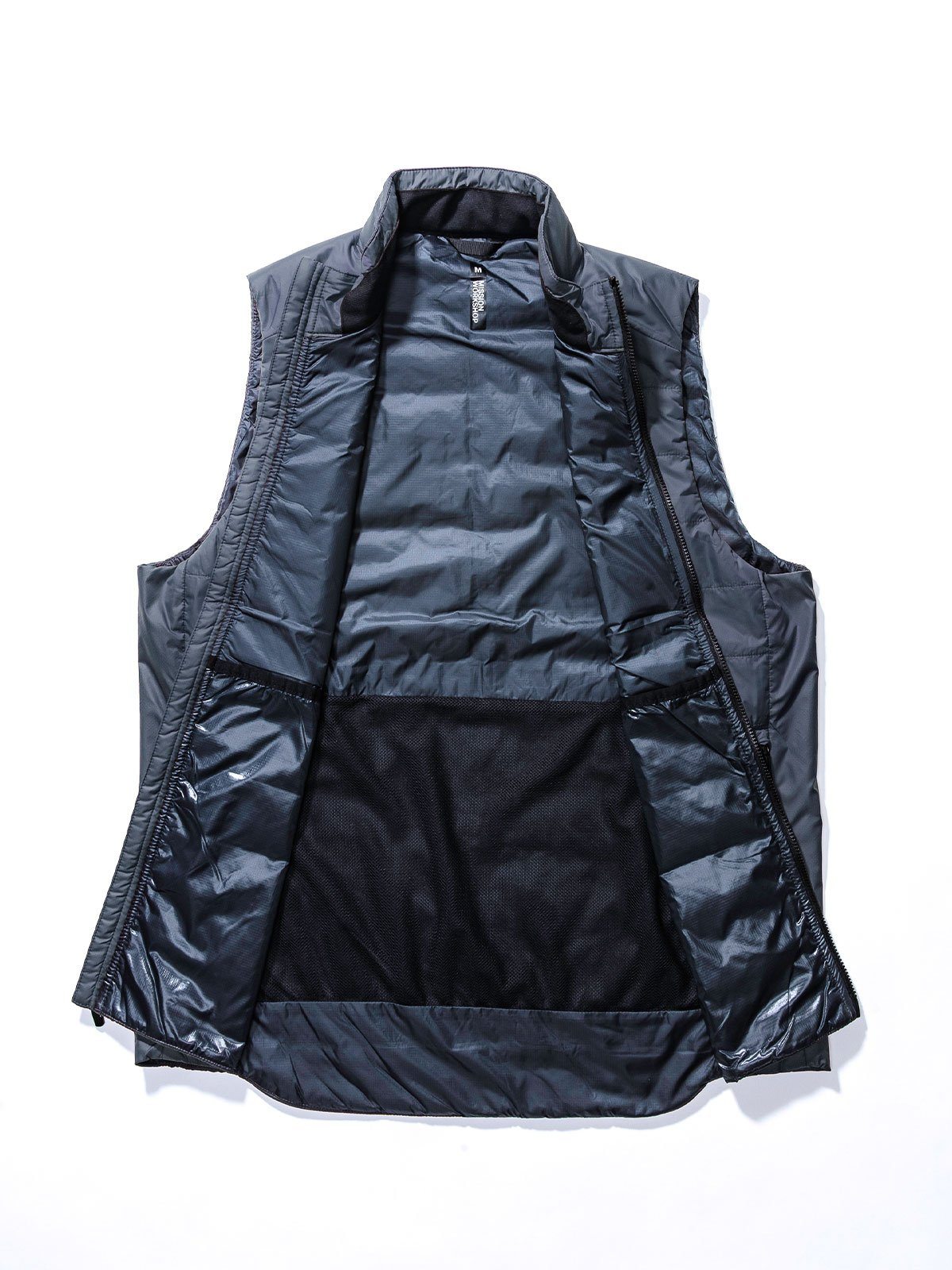 Acre Series Vest by Mission Workshop - Säänkestävät laukut ja tekniset vaatteet - San Francisco & Los Angeles - Rakennettu kestämään - ikuinen takuu