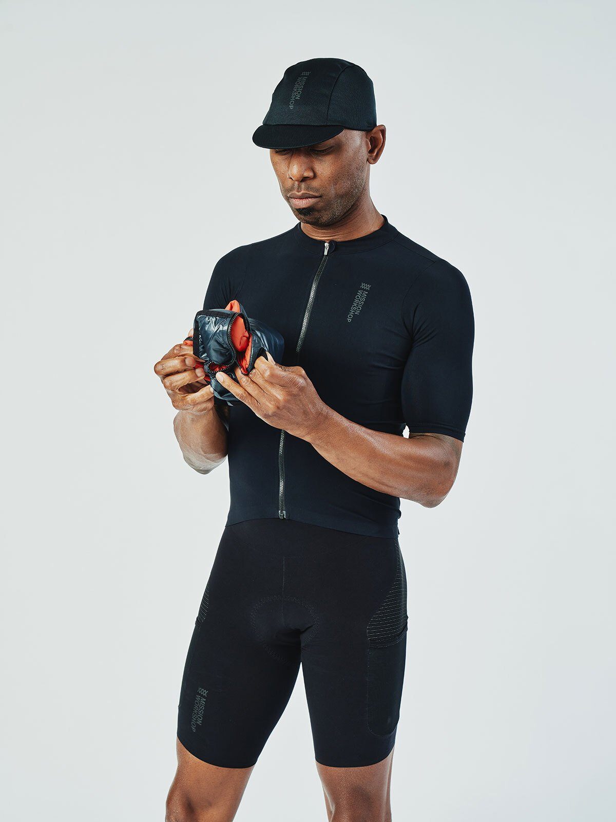 Acre Series Vest by Mission Workshop - Säänkestävät laukut ja tekniset vaatteet - San Francisco & Los Angeles - Rakennettu kestämään - ikuinen takuu