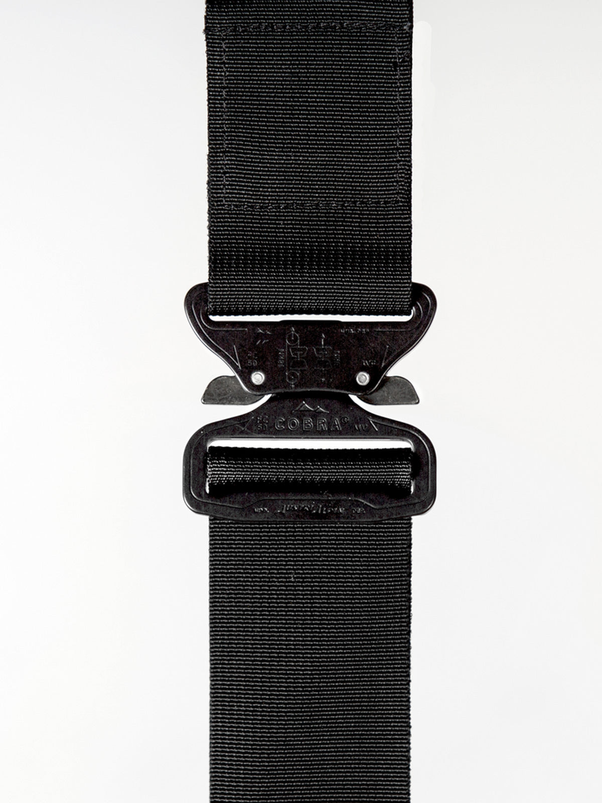 COBRA® Buckle by Mission Workshop - Säänkestävät laukut ja tekniset vaatteet - San Francisco & Los Angeles - Rakennettu kestämään - ikuinen takuu