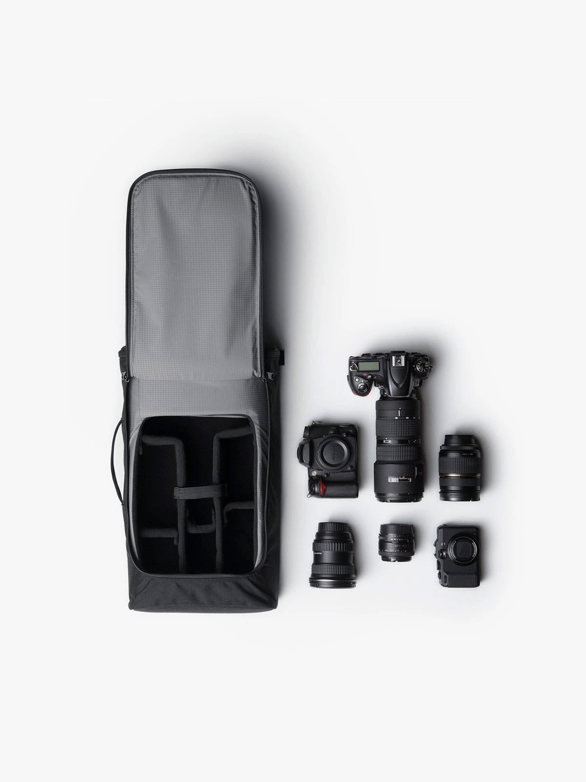 Capsule by Mission Workshop - Säänkestävät laukut ja tekniset vaatteet - San Francisco & Los Angeles - Rakennettu kestämään - ikuinen takuu