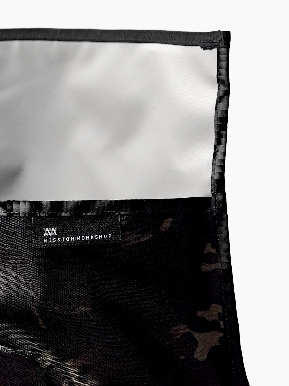 Shed : AP by Mission Workshop - Säänkestävät laukut ja tekniset vaatteet - San Francisco & Los Angeles - Rakennettu kestämään - ikuinen takuu