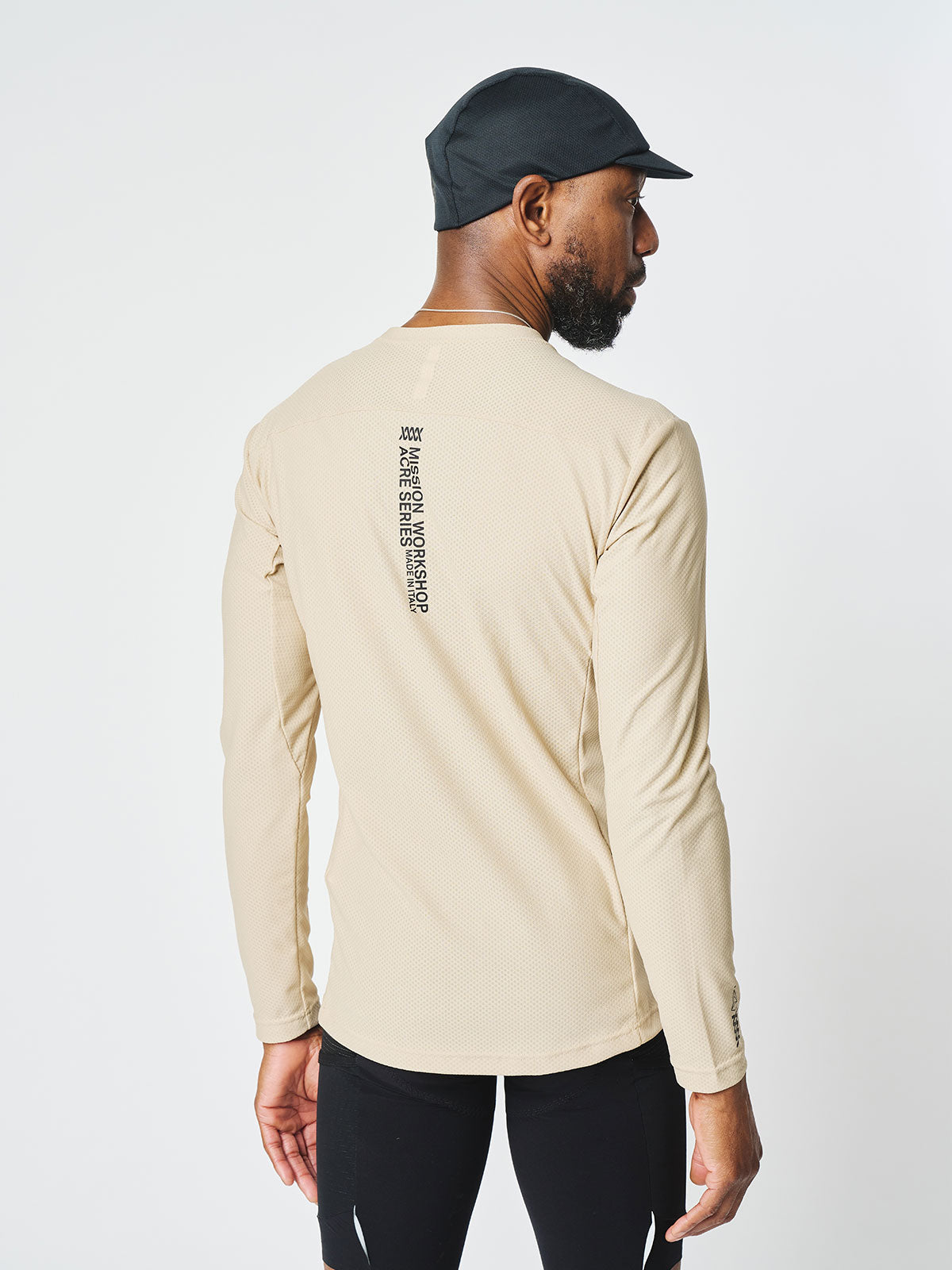 Mission Pro Tech Tee : LS Men's by Mission Workshop - Säänkestävät laukut & Tekniset vaatteet - San Francisco & Los Angeles - Kestää - ikuisesti taattu