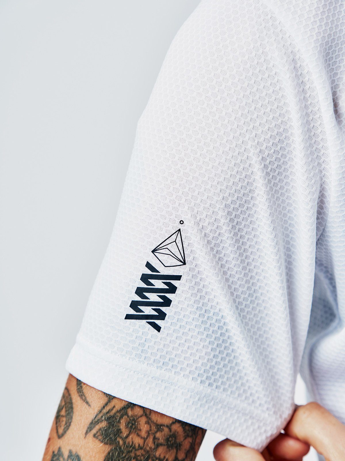 Mission Pro Tech Tee Women's by Mission Workshop - Säänkestävät laukut ja tekniset vaatteet - San Francisco & Los Angeles - Rakennettu kestämään - Taattu ikuisesti