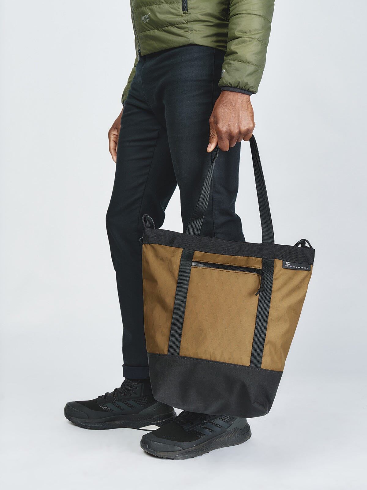 Helix 10L Tote by Mission Workshop - Säänkestävät laukut ja tekniset vaatteet - San Francisco & Los Angeles - Rakennettu kestämään - ikuisesti taattu