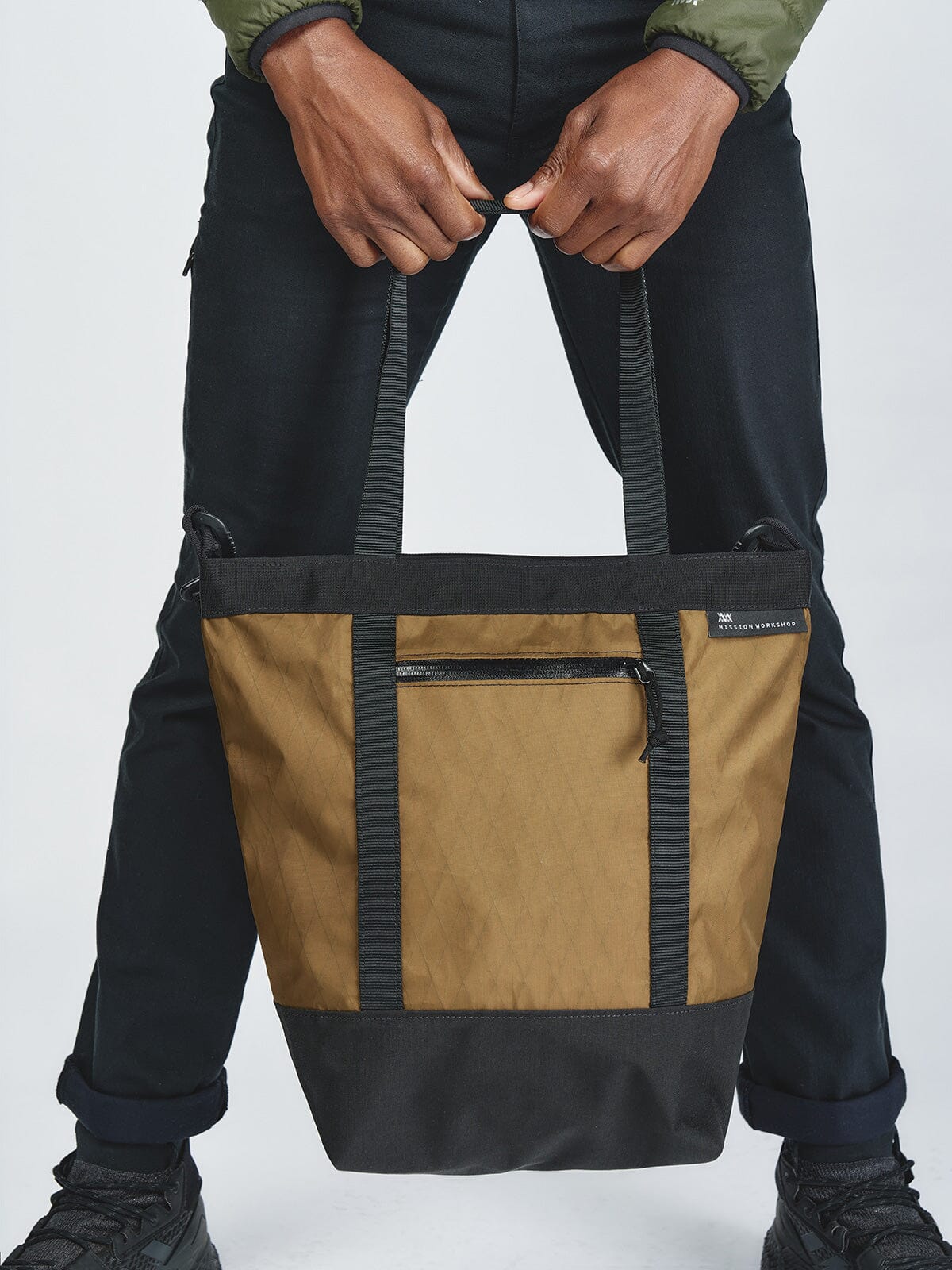 Helix 10L Tote by Mission Workshop - Säänkestävät laukut ja tekniset vaatteet - San Francisco & Los Angeles - Rakennettu kestämään - ikuisesti taattu