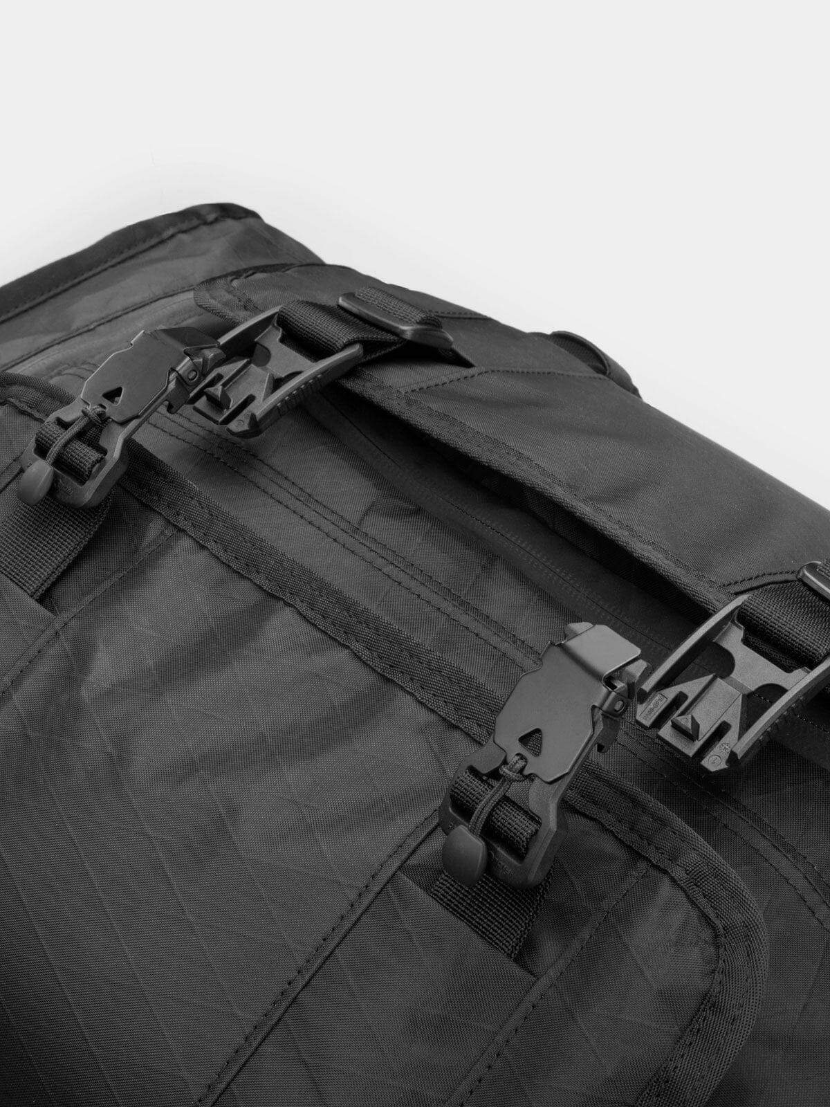 Rhake by Mission Workshop - Säänkestävät laukut ja tekniset vaatteet - San Francisco & Los Angeles - Rakennettu kestämään - ikuinen takuu