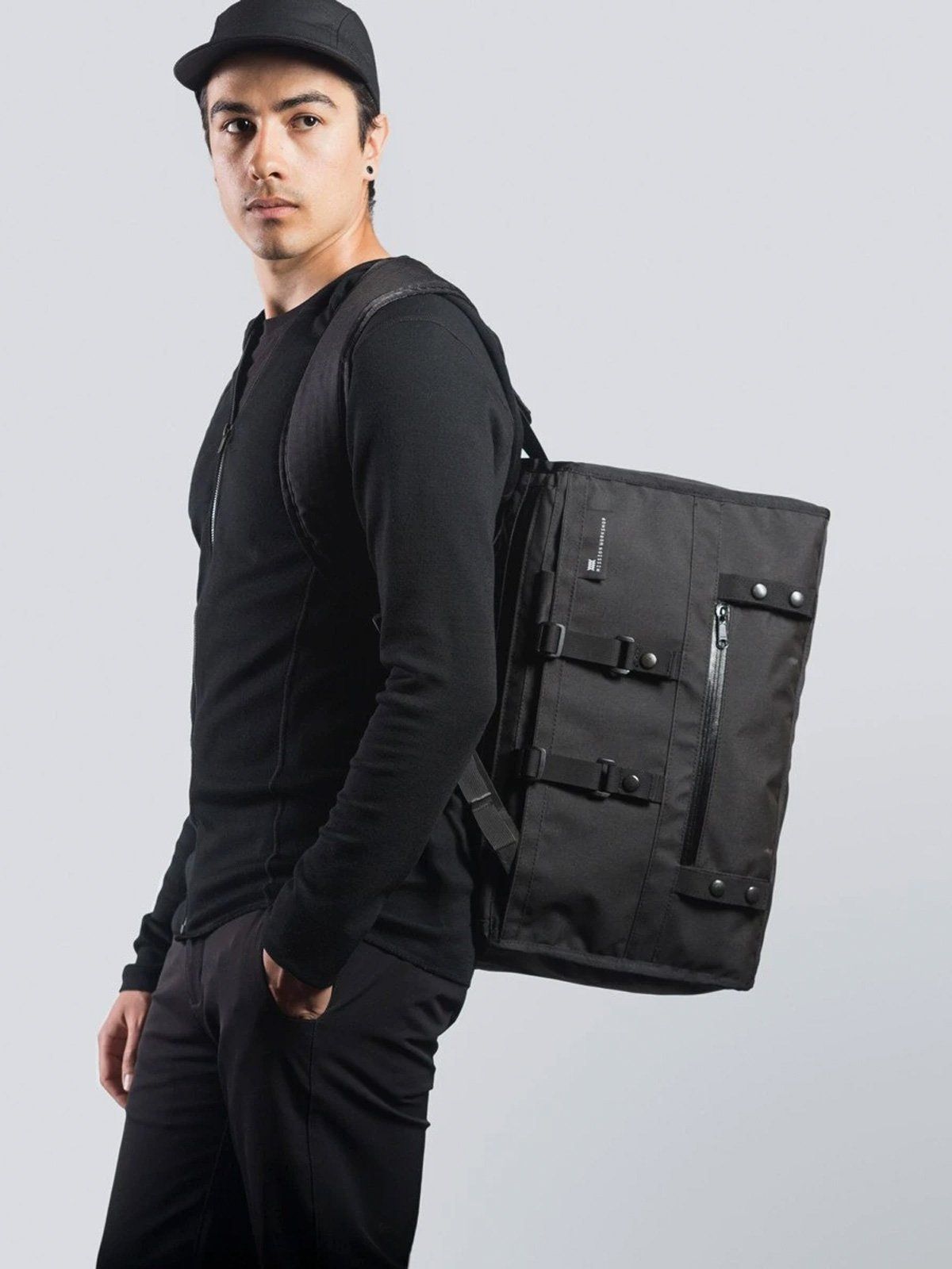 Transit : Duffle Backpack Harness by Mission Workshop - Säänkestävät laukut ja tekniset vaatteet - San Francisco & Los Angeles - Rakennettu kestämään - ikuisesti taattu