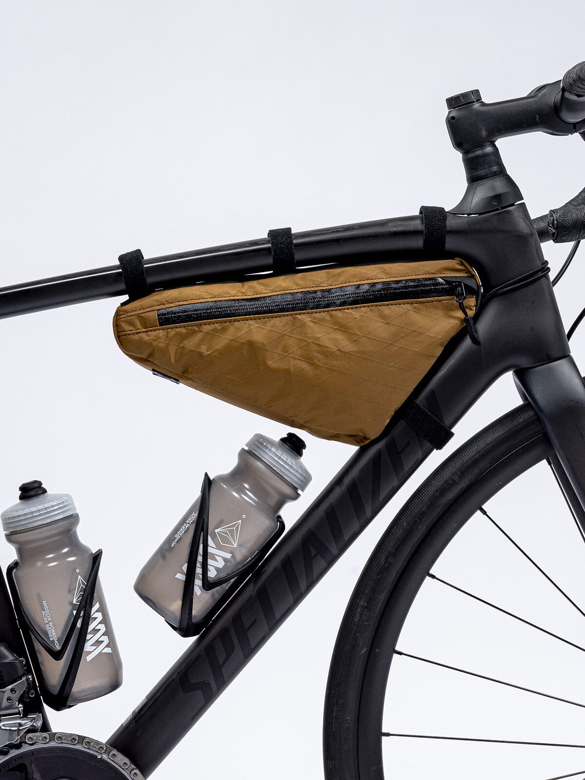 Slice Frame Bag by Mission Workshop - Säänkestävät laukut ja tekniset vaatteet - San Francisco & Los Angeles - Rakennettu kestämään - ikuinen takuu